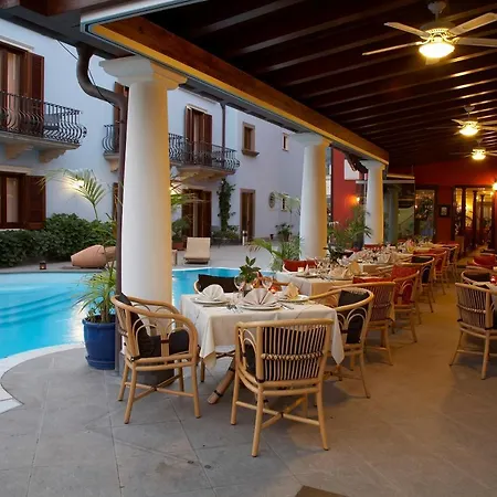 Отель Arciduca Grand 4*